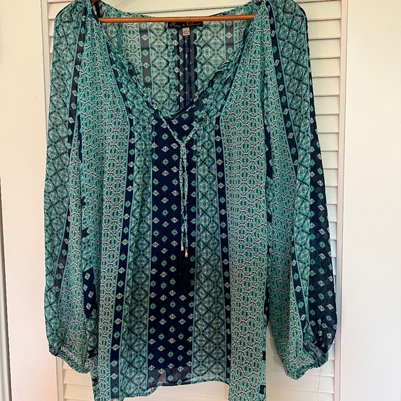 Rose & Olivia Blouse - Picture 1 of 4